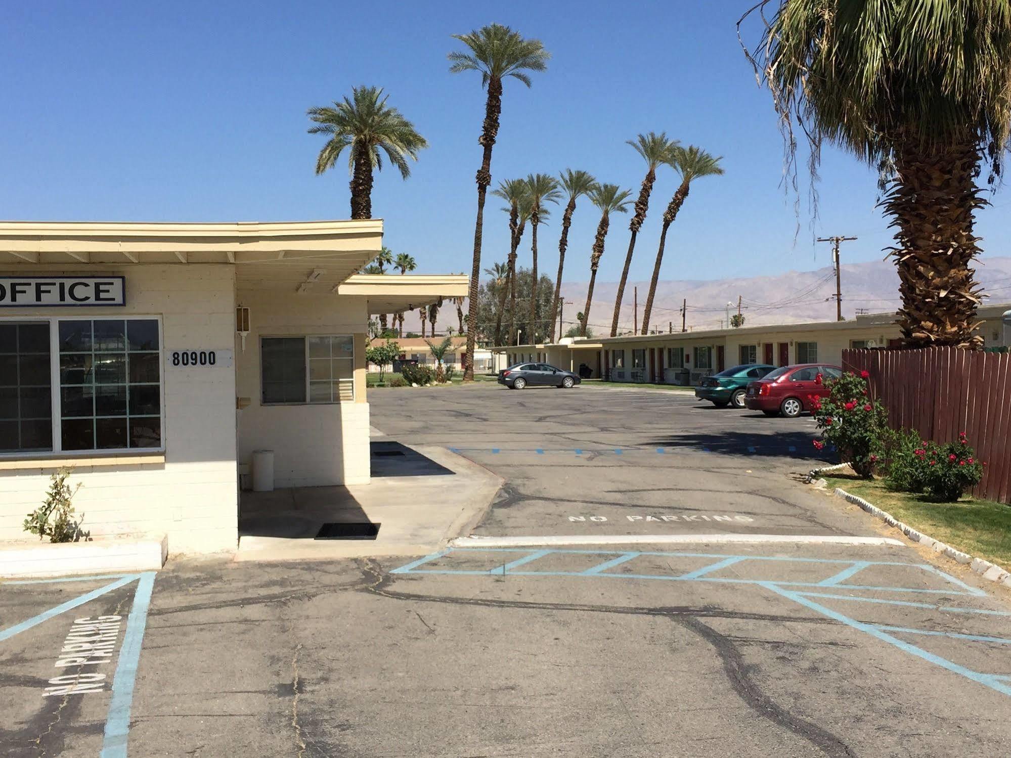 Western Sands Motel Indio Exterior photo